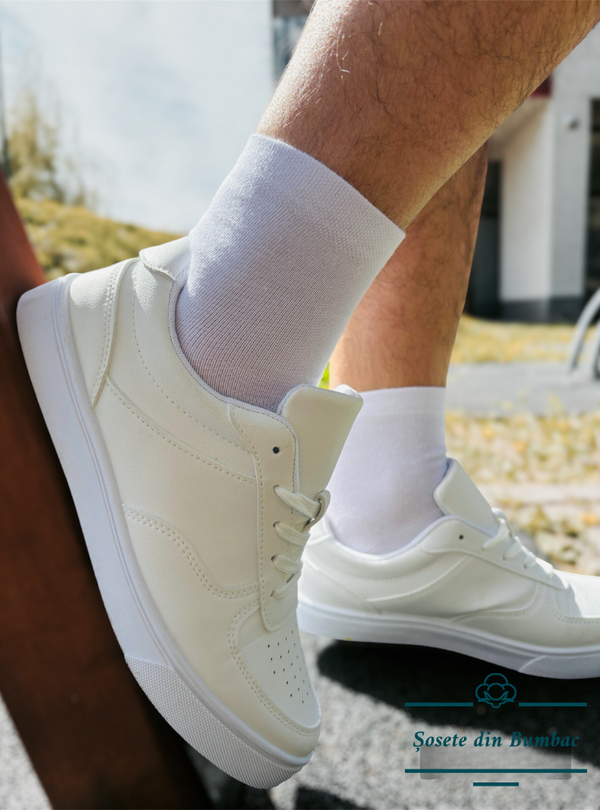 Set mit 6 Paar nahtlosen, mittellangen Socken Weiss - Unisex