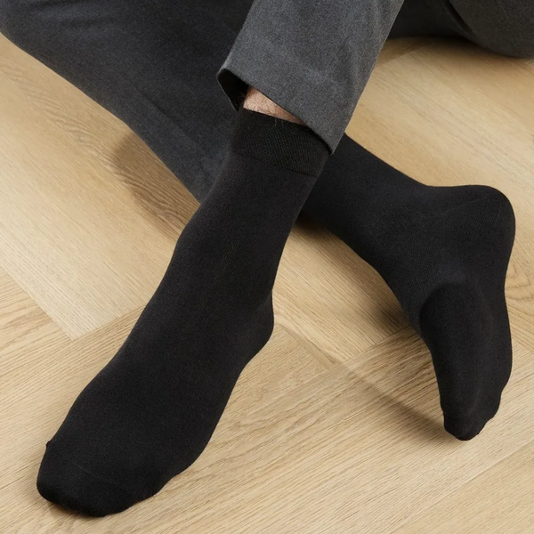 Set mit 10 Paar PREMIUM Baumwollsocken in mittlerer Länge, Unisex – ohne Zehennaht
