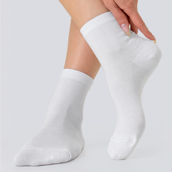 Set mit 10 Paar PREMIUM Baumwollsocken in mittlerer Länge, Unisex – ohne Zehennaht